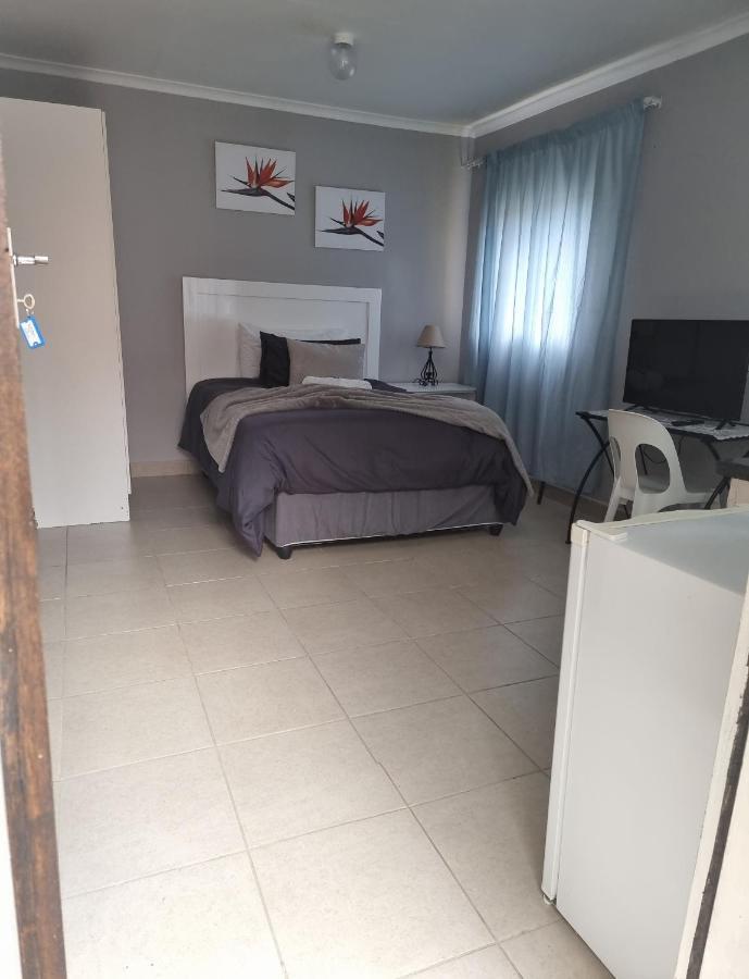 Stay At Home Airport Lodge Κέμπτον Παρκ Εξωτερικό φωτογραφία