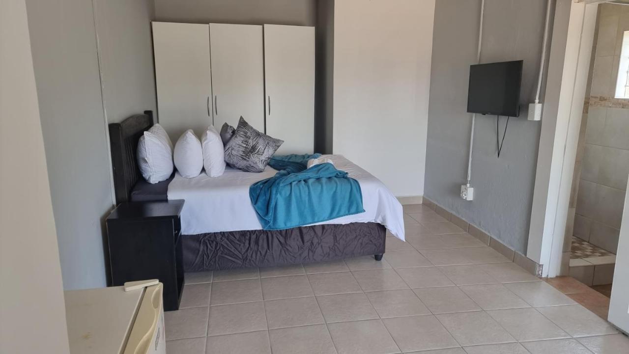 Stay At Home Airport Lodge Κέμπτον Παρκ Εξωτερικό φωτογραφία