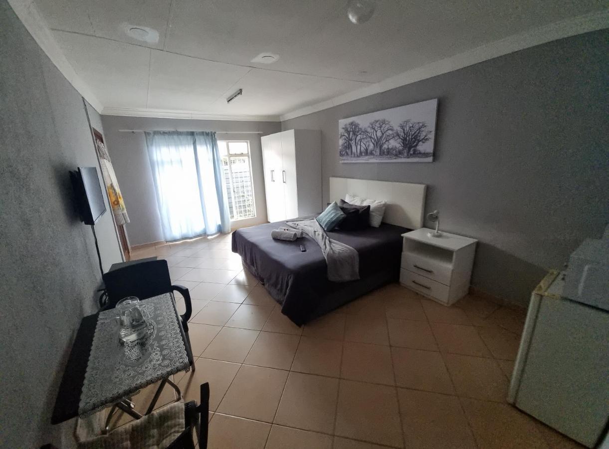 Stay At Home Airport Lodge Κέμπτον Παρκ Εξωτερικό φωτογραφία