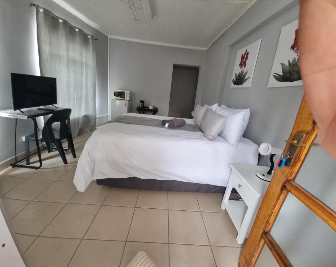 Stay At Home Airport Lodge Κέμπτον Παρκ Εξωτερικό φωτογραφία
