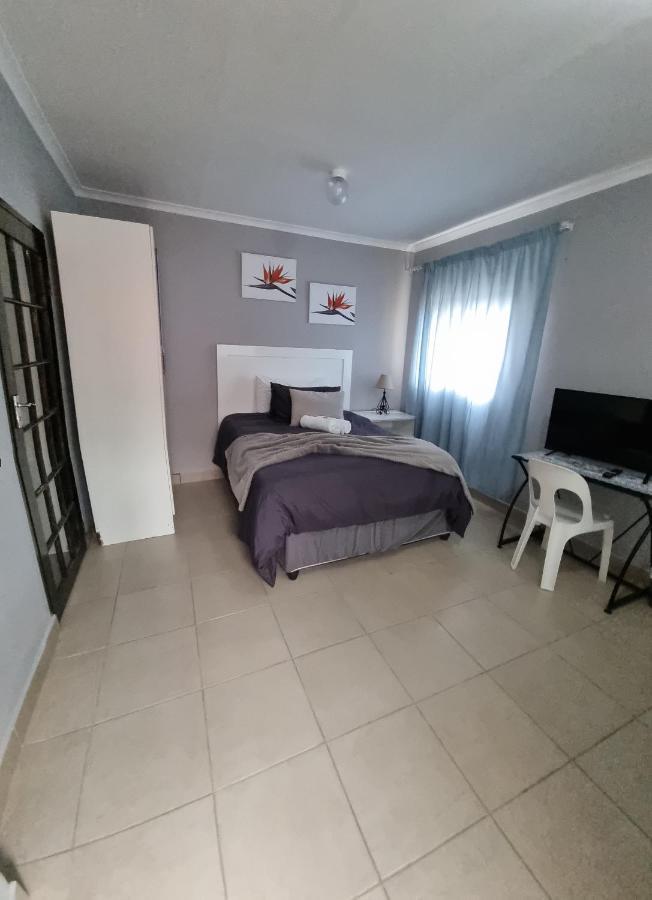 Stay At Home Airport Lodge Κέμπτον Παρκ Εξωτερικό φωτογραφία
