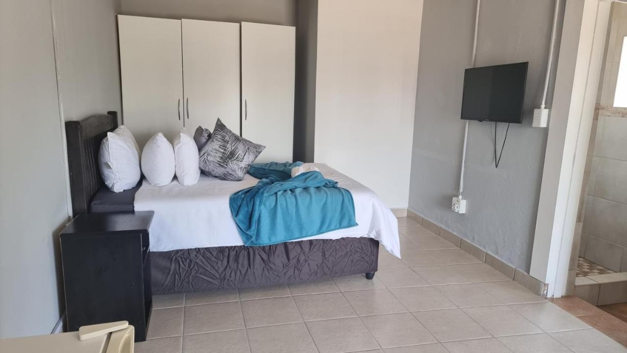 Stay At Home Airport Lodge Κέμπτον Παρκ Εξωτερικό φωτογραφία