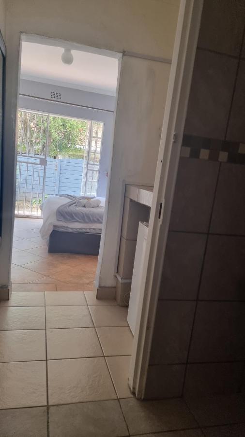 Stay At Home Airport Lodge Κέμπτον Παρκ Εξωτερικό φωτογραφία