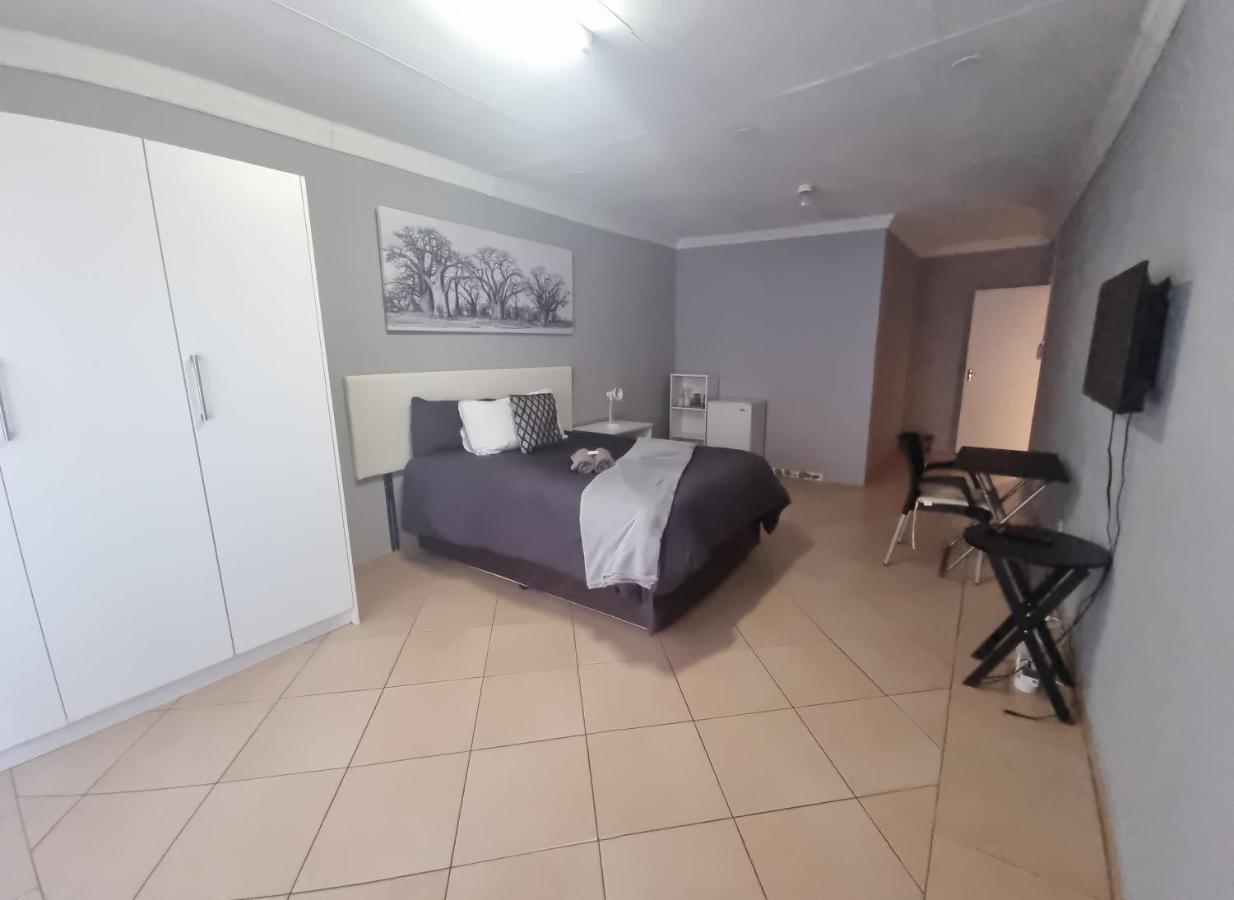 Stay At Home Airport Lodge Κέμπτον Παρκ Εξωτερικό φωτογραφία